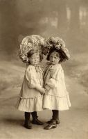 AhA Maedchenhuete Um1900 